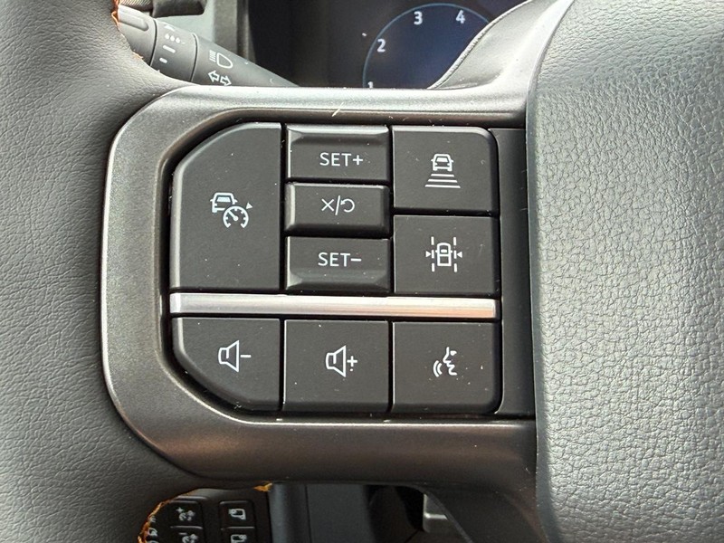 Ford F-150 Vehicle Full-screen Gallery Image 11