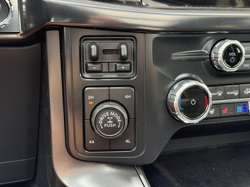 Ford F-150 Vehicle Full-screen Gallery Image 16