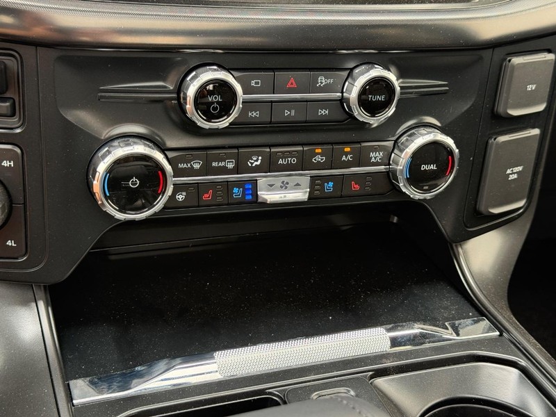 Ford F-150 Vehicle Full-screen Gallery Image 17
