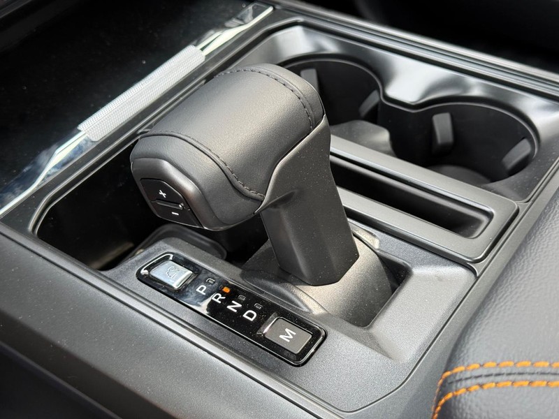 Ford F-150 Vehicle Full-screen Gallery Image 19