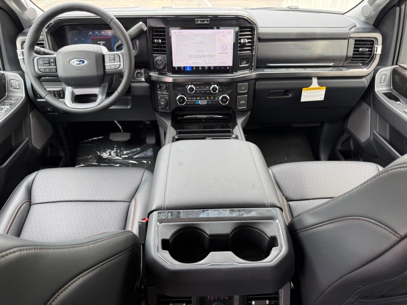 Ford Super Duty F-250 SRW Vehicle Full-screen Gallery Image 8