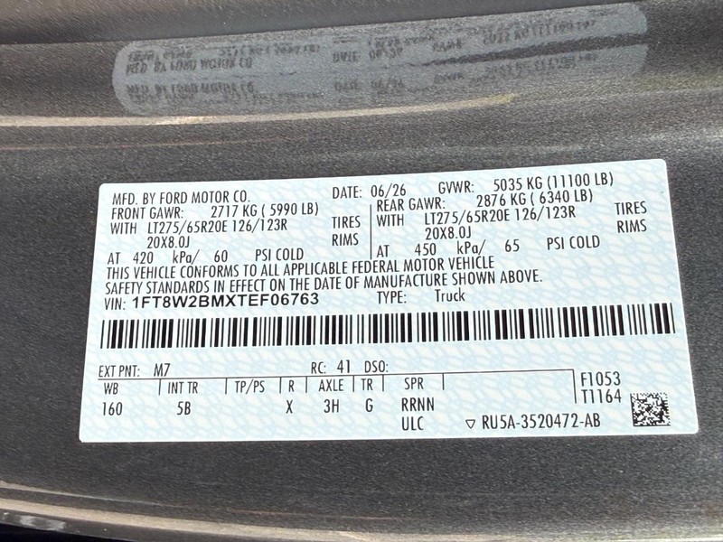 Ford Super Duty F-250 SRW Vehicle Full-screen Gallery Image 23
