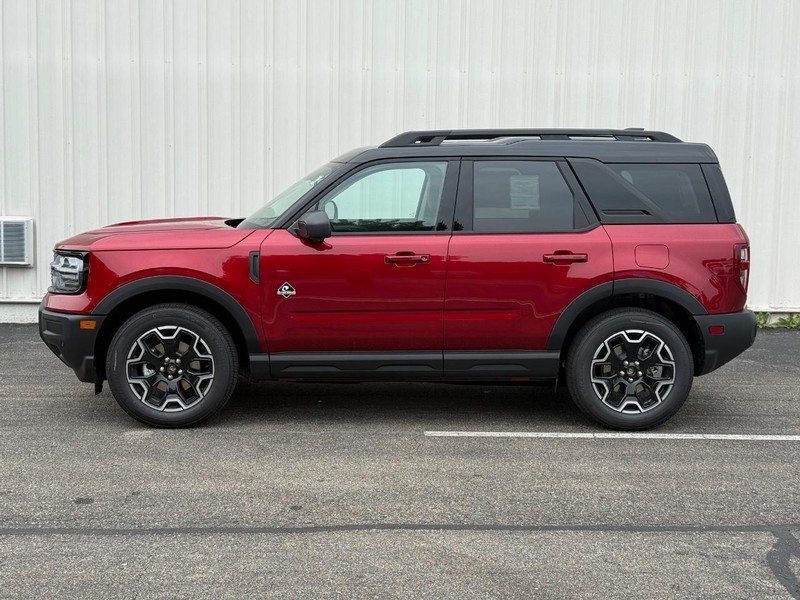 Ford Bronco Sport Vehicle Full-screen Gallery Image 2