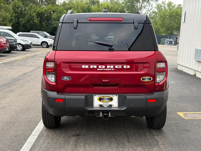 Ford Bronco Sport Vehicle Full-screen Gallery Image 4