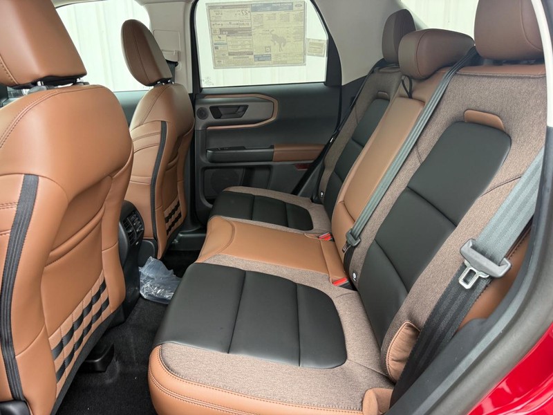 Ford Bronco Sport Vehicle Full-screen Gallery Image 9