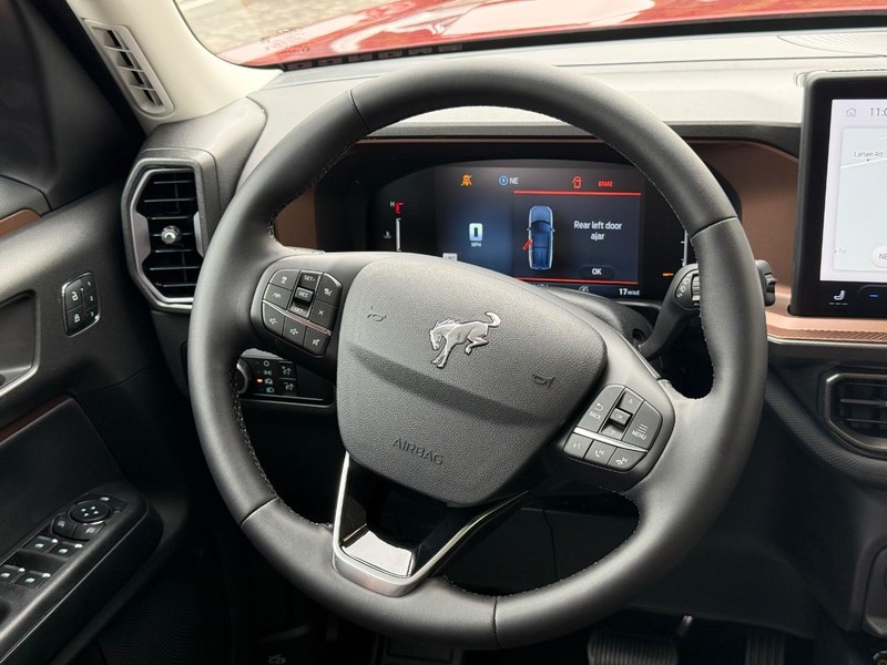 Ford Bronco Sport Vehicle Full-screen Gallery Image 13