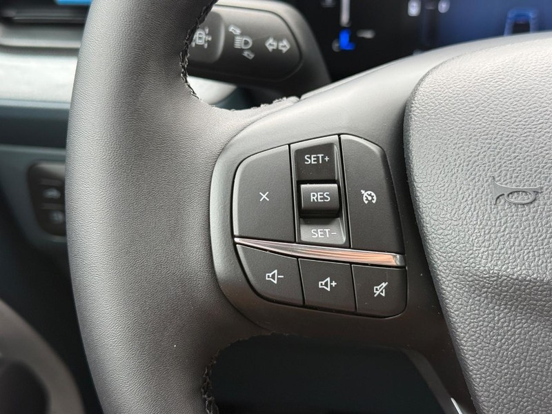 Ford Maverick Vehicle Full-screen Gallery Image 15