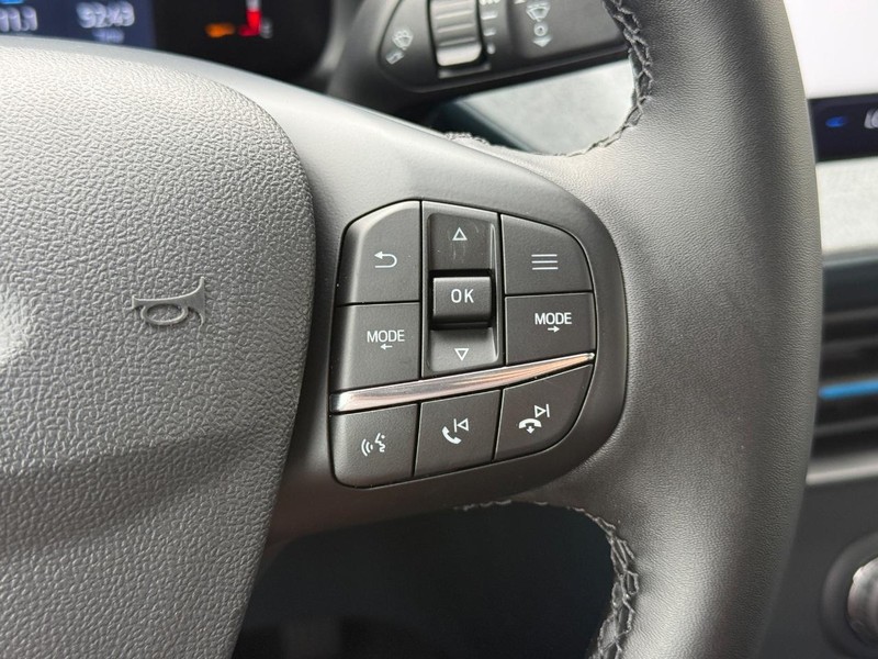 Ford Maverick Vehicle Full-screen Gallery Image 16