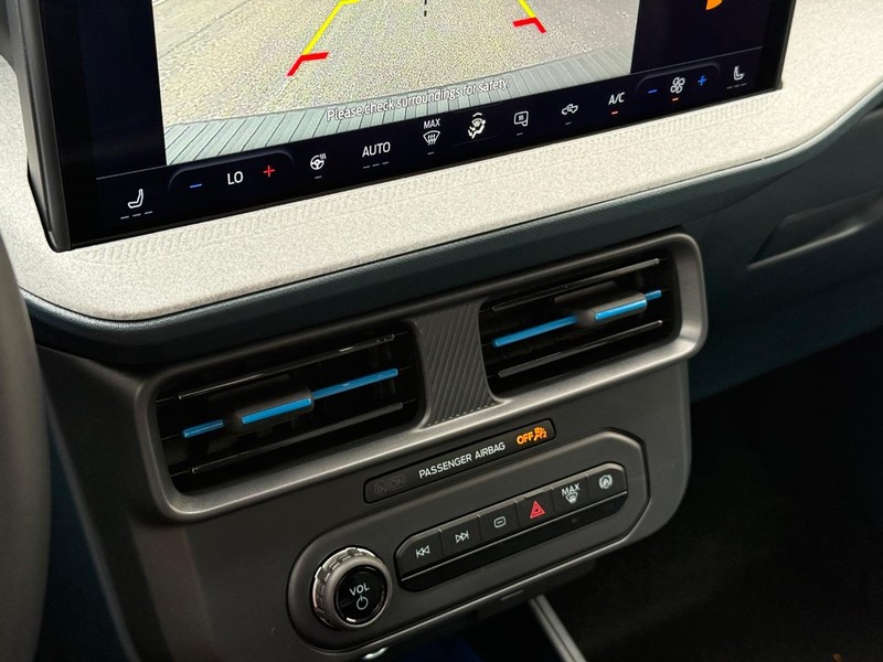 Ford Maverick Vehicle Full-screen Gallery Image 19