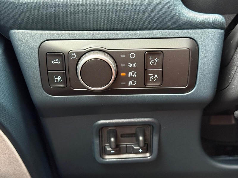 Ford Maverick Vehicle Full-screen Gallery Image 21