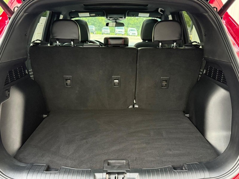 Ford Escape Vehicle Full-screen Gallery Image 5