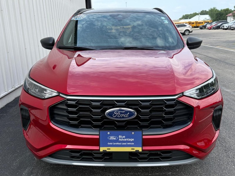 Ford Escape Vehicle Full-screen Gallery Image 8