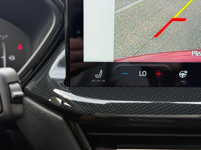 Ford Escape Vehicle Full-screen Gallery Image 19