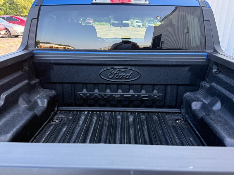 Ford Maverick Vehicle Full-screen Gallery Image 5