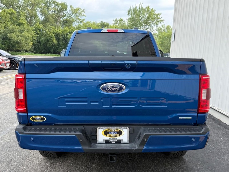 Ford F-150 Vehicle Full-screen Gallery Image 4