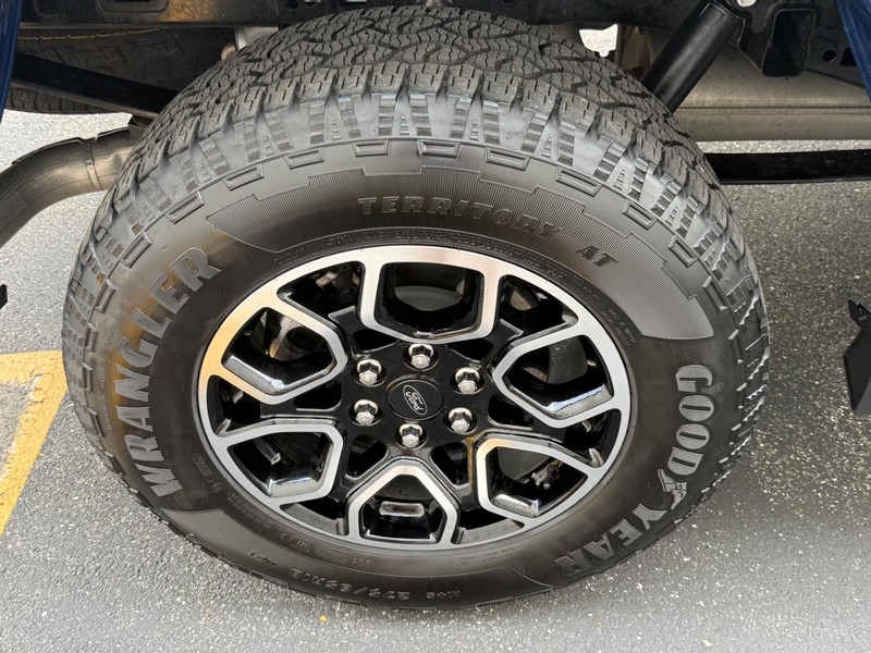 Ford F-150 Vehicle Full-screen Gallery Image 7