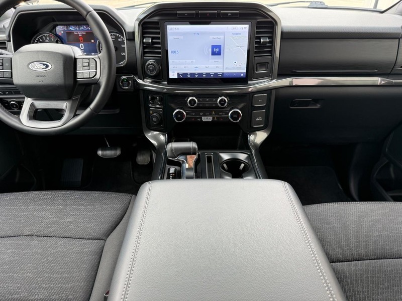 Ford F-150 Vehicle Full-screen Gallery Image 10