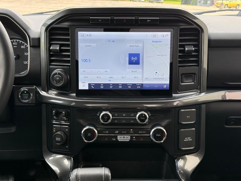 Ford F-150 Vehicle Full-screen Gallery Image 11