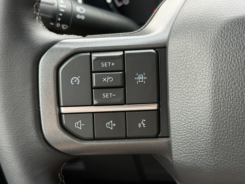 Ford F-150 Vehicle Full-screen Gallery Image 15