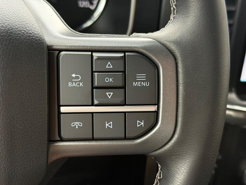 Ford F-150 Vehicle Full-screen Gallery Image 16