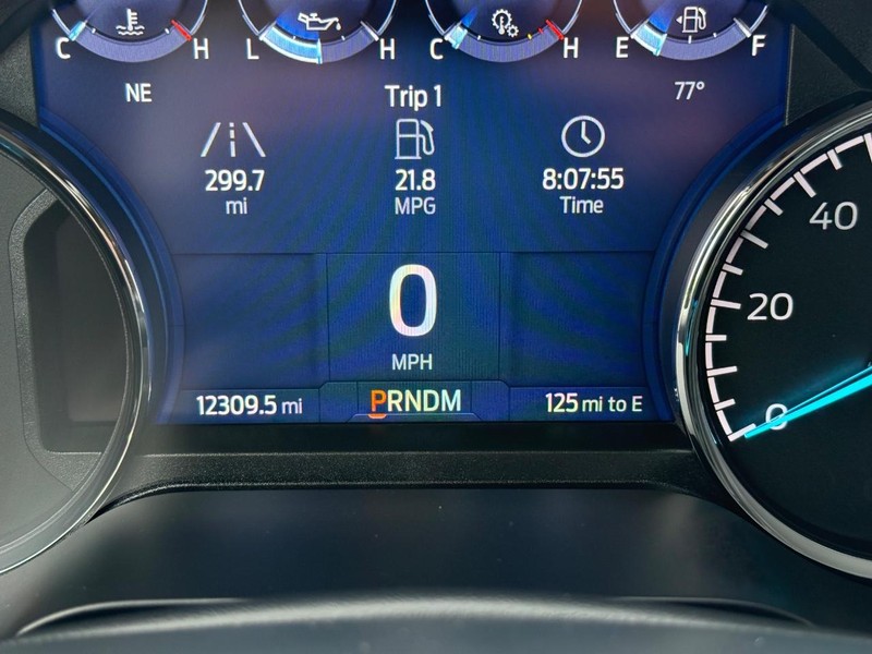 Ford F-150 Vehicle Full-screen Gallery Image 17