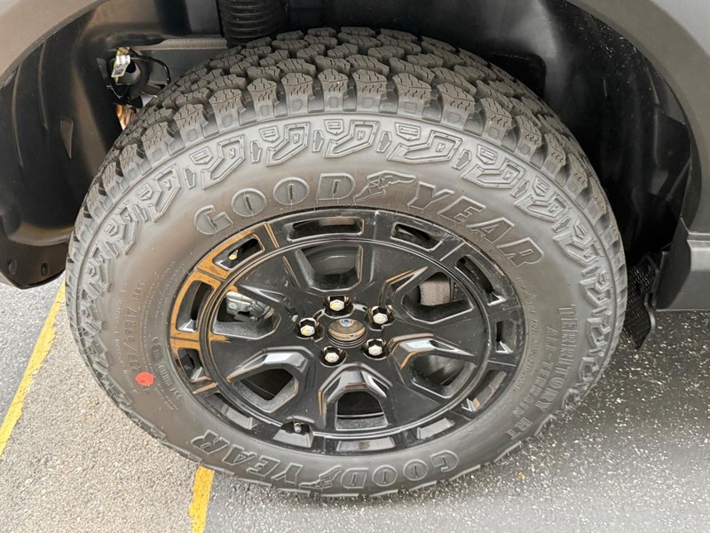 Ford Bronco Sport Vehicle Full-screen Gallery Image 4