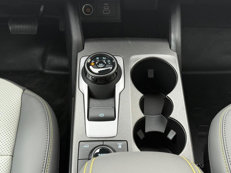 Ford Bronco Sport Vehicle Full-screen Gallery Image 8