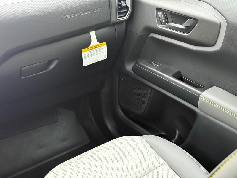 Ford Bronco Sport Vehicle Full-screen Gallery Image 10