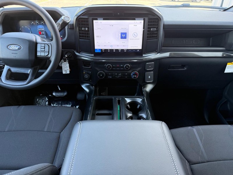 Ford F-150 Vehicle Full-screen Gallery Image 6