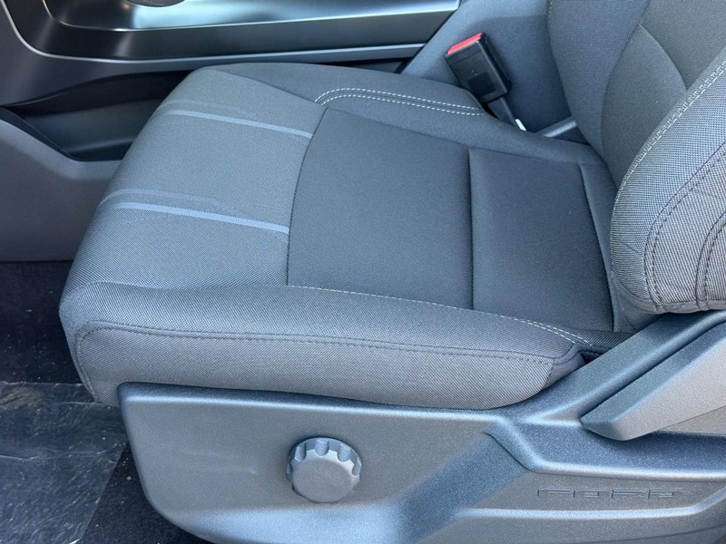 Ford F-150 Vehicle Full-screen Gallery Image 14