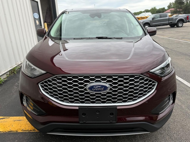 Ford Edge Vehicle Full-screen Gallery Image 8