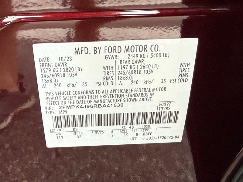 Ford Edge Vehicle Full-screen Gallery Image 22