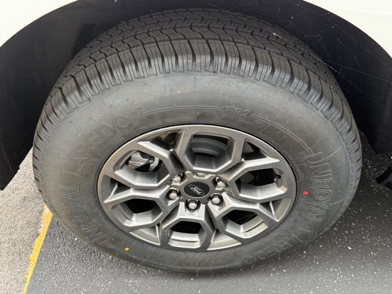Ford Expedition Vehicle Full-screen Gallery Image 08