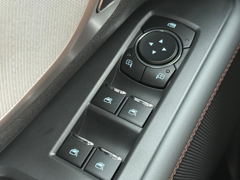 Ford Expedition Vehicle Full-screen Gallery Image 17