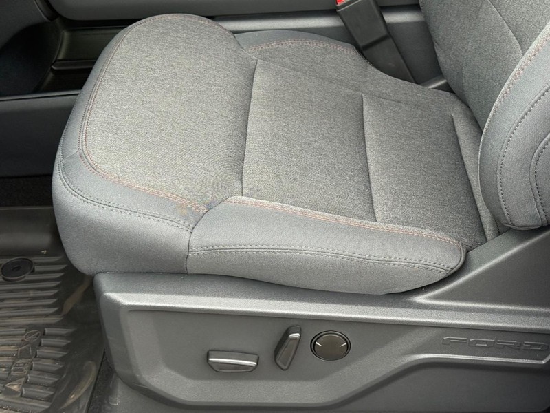 Ford Expedition Vehicle Full-screen Gallery Image 18