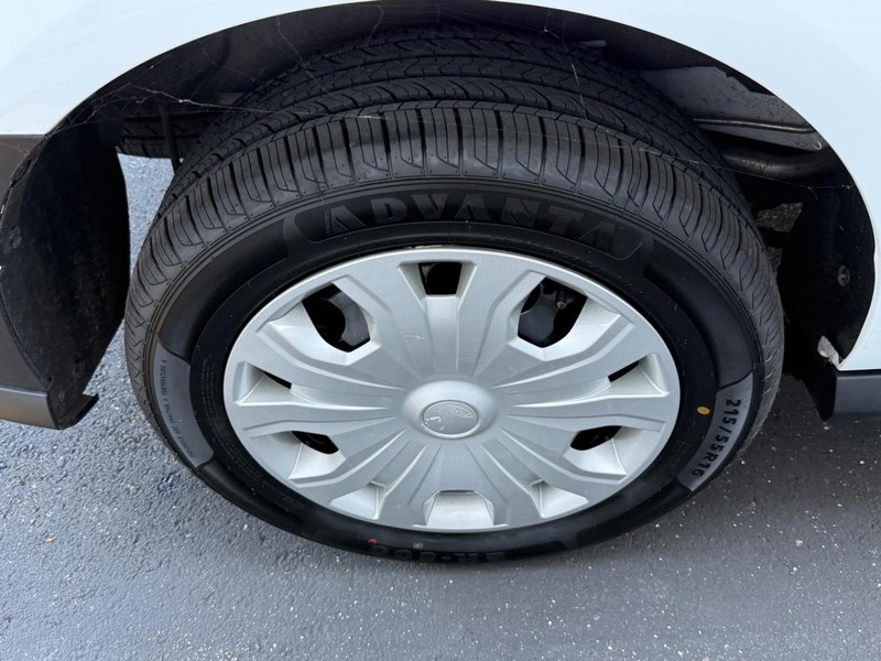 Ford Transit Connect Van Vehicle Full-screen Gallery Image 7
