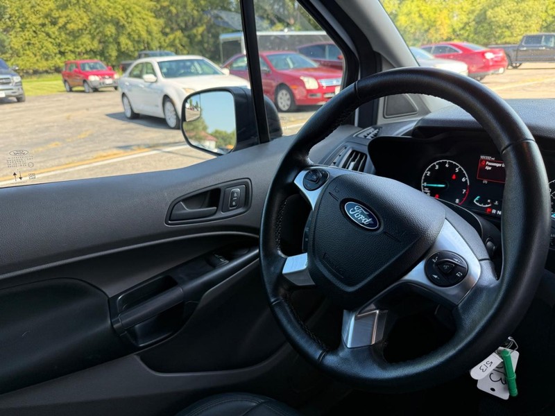 Ford Transit Connect Van Vehicle Full-screen Gallery Image 14