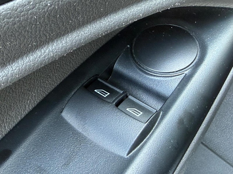 Ford Transit Connect Van Vehicle Full-screen Gallery Image 20