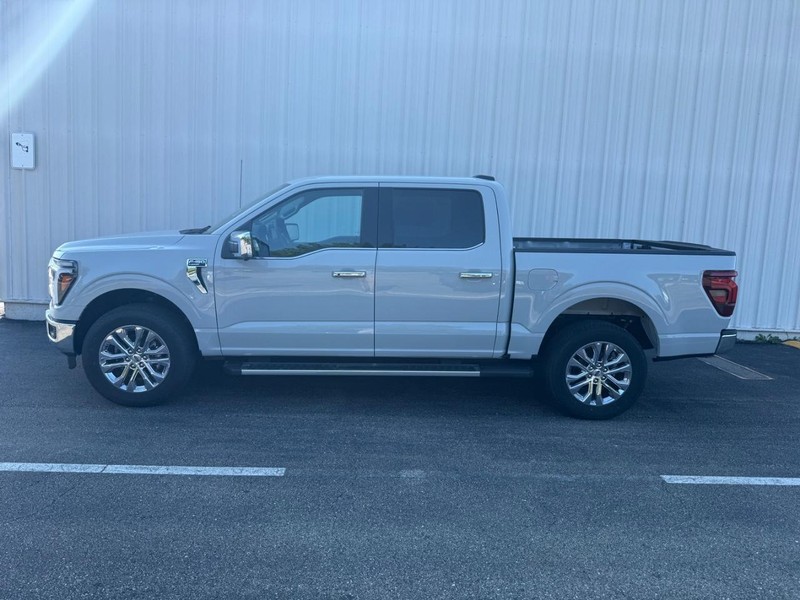 Ford F-150 Vehicle Full-screen Gallery Image 2