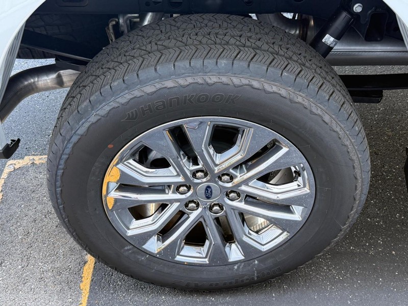 Ford F-150 Vehicle Full-screen Gallery Image 4