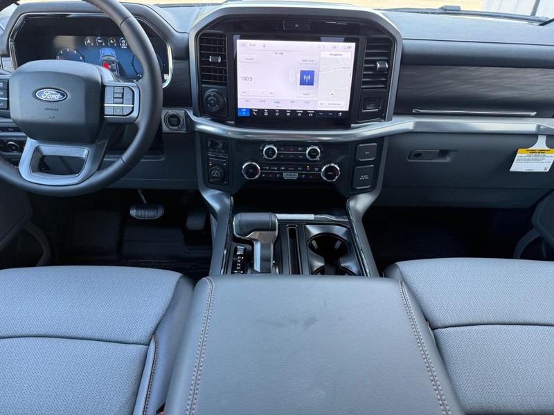 Ford F-150 Vehicle Full-screen Gallery Image 6