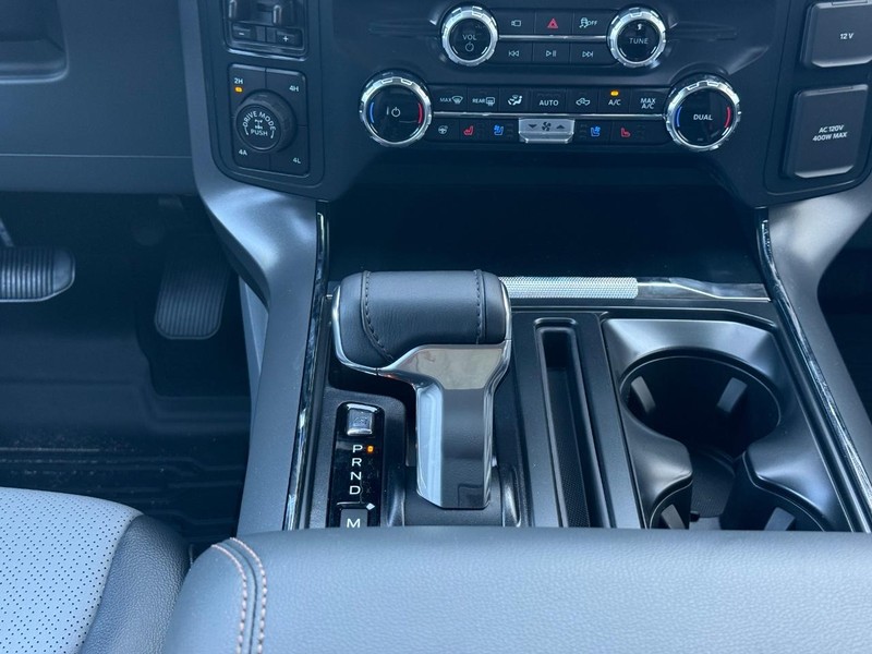 Ford F-150 Vehicle Full-screen Gallery Image 8