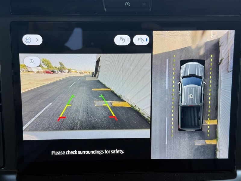 Ford F-150 Vehicle Full-screen Gallery Image 14