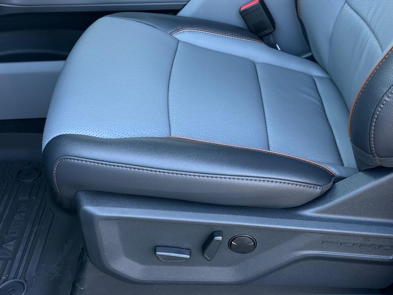 Ford F-150 Vehicle Full-screen Gallery Image 18