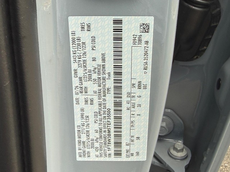 Ford Super Duty F-350 SRW Vehicle Full-screen Gallery Image 18