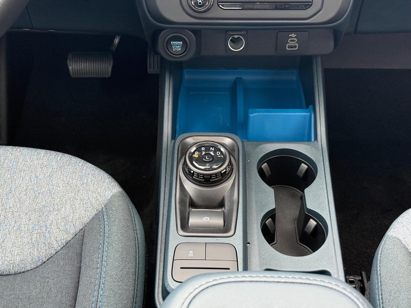 Ford Maverick Vehicle Full-screen Gallery Image 8
