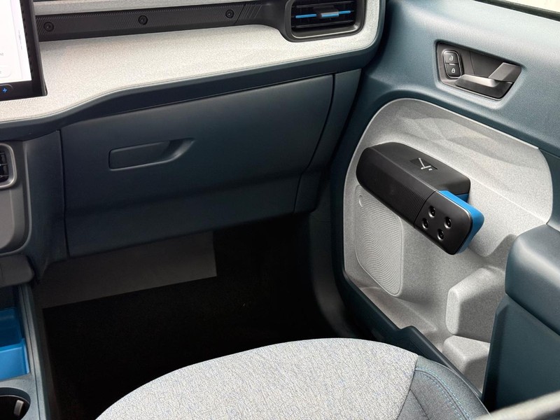 Ford Maverick Vehicle Full-screen Gallery Image 10