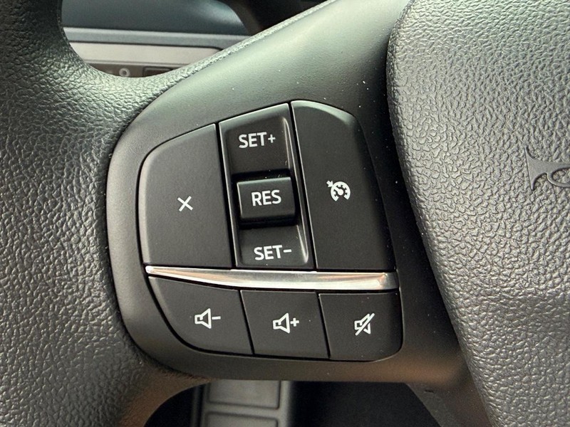 Ford Maverick Vehicle Full-screen Gallery Image 11