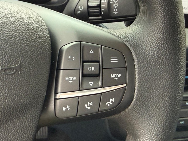 Ford Maverick Vehicle Full-screen Gallery Image 12