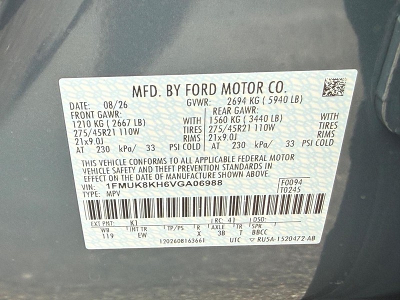 Ford Explorer Vehicle Full-screen Gallery Image 18